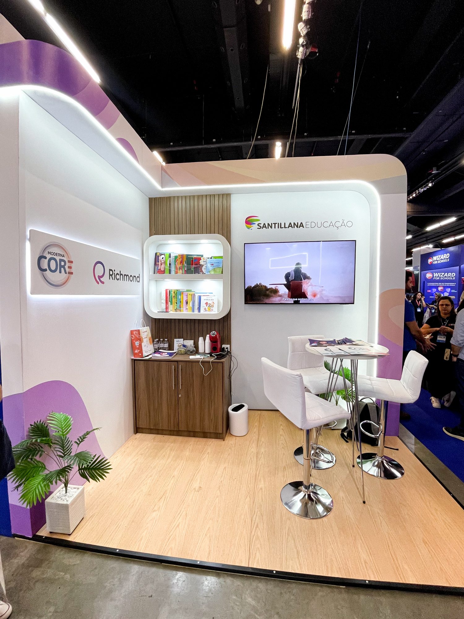 Stand Santillana
